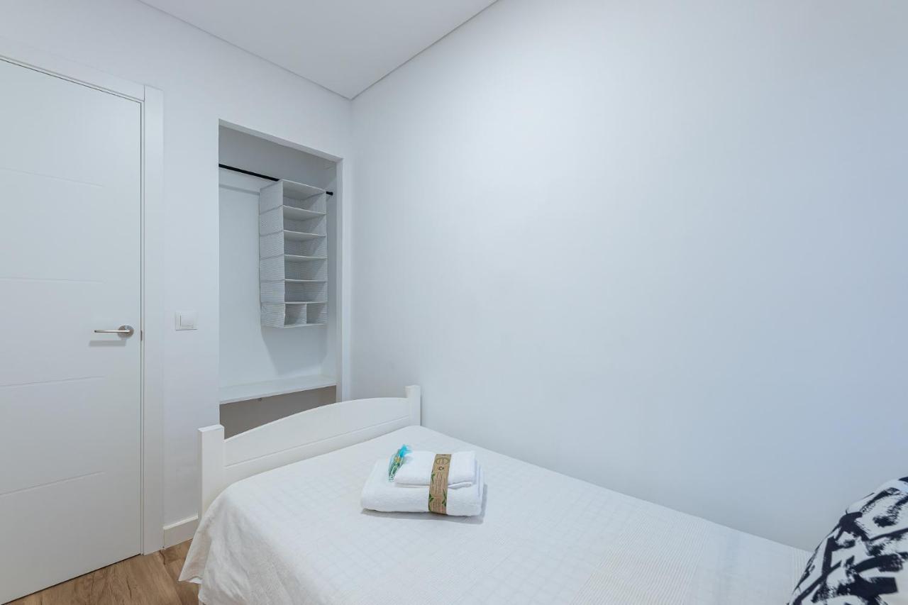 797 - Piso Reformado Con Amplia Terraza Carihue * Torremolinos
